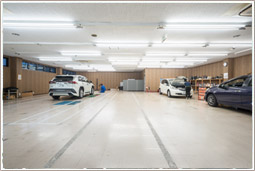 エーミング室内